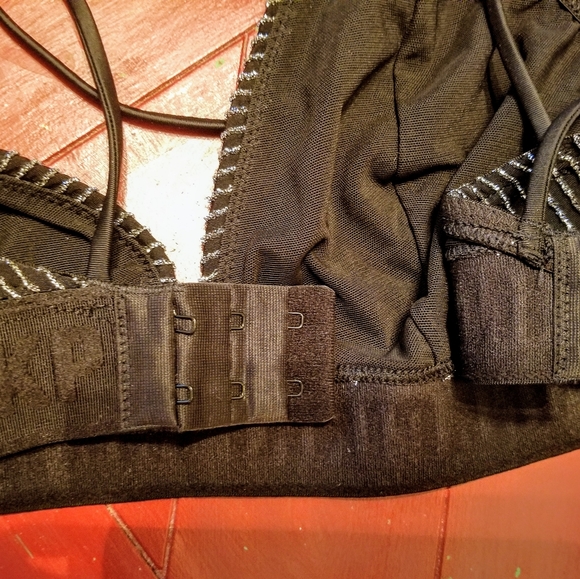 Victoria Secret PINK Stretch Criss Cross Bra Sz M - Picture 13 of 14